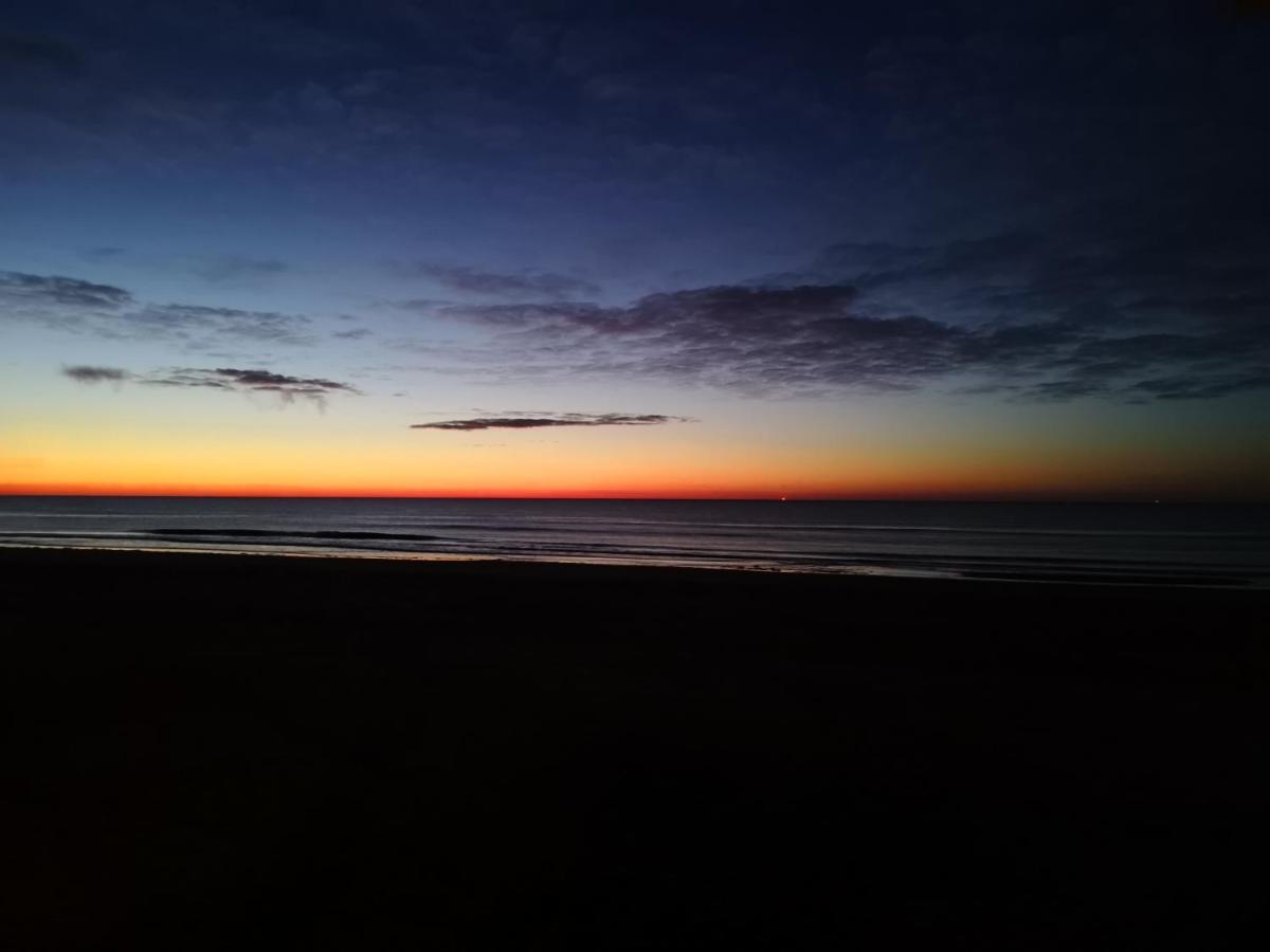 Nieuw Strand Petten Bagian luar foto