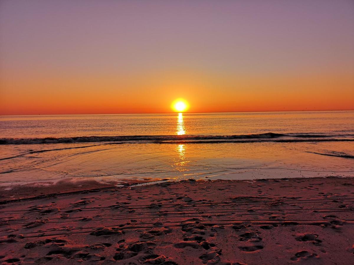 Nieuw Strand Petten Bagian luar foto