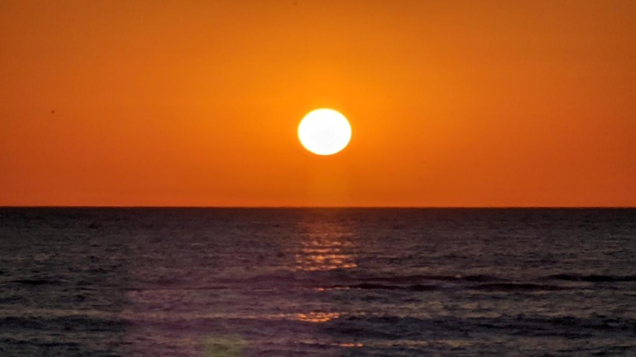 Nieuw Strand Petten Bagian luar foto